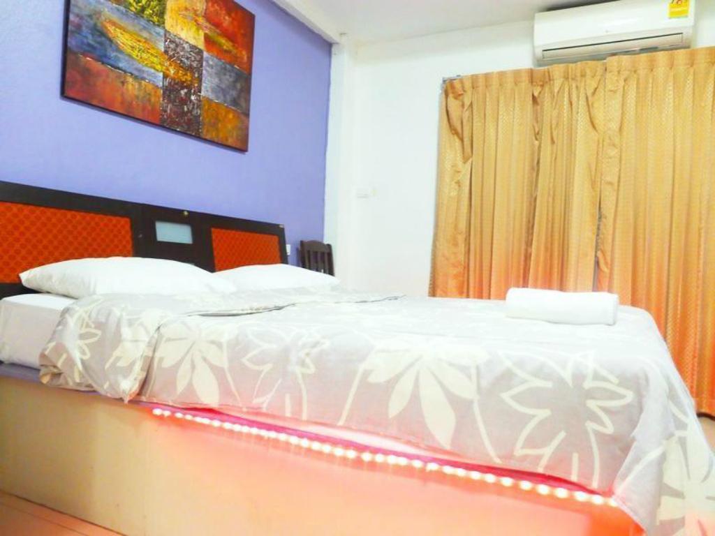 Piza 24 Guesthouse Паттайя Экстерьер фото